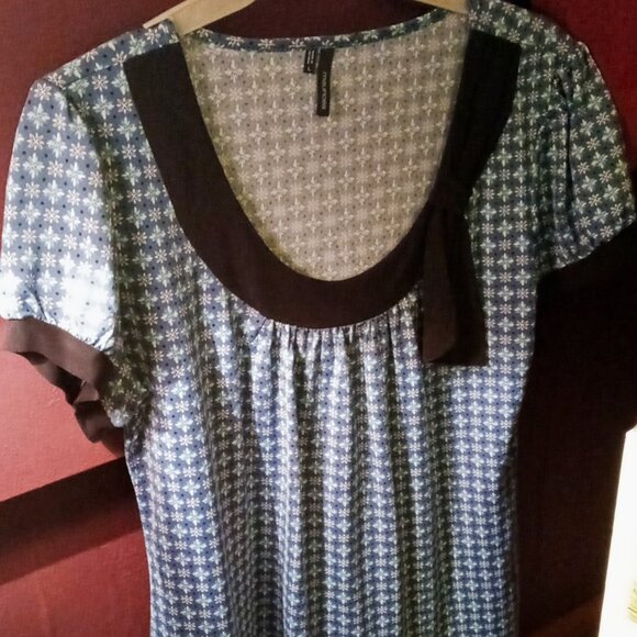 Maurice's Women's Large Blue & Black Short-sleeved Blouse with Black Bow - Picture 4 of 8